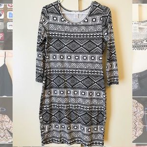 Black and White patterned print dress